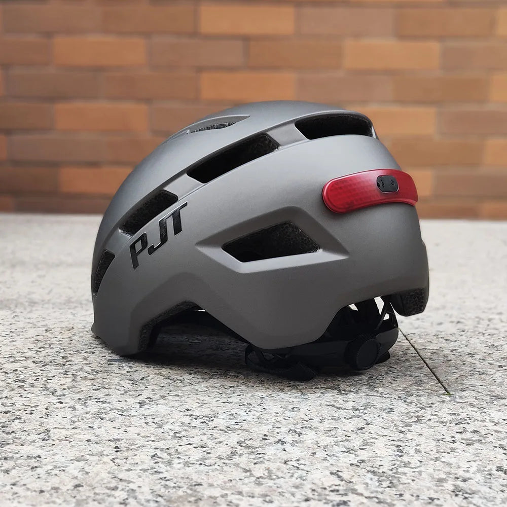 PJT Neuer Fahrradhelm In-Mold Mountain Road USB wiederaufladbar Rücklicht Fahrradhelm Sport sicherer Hut MTB Fahrradhelm