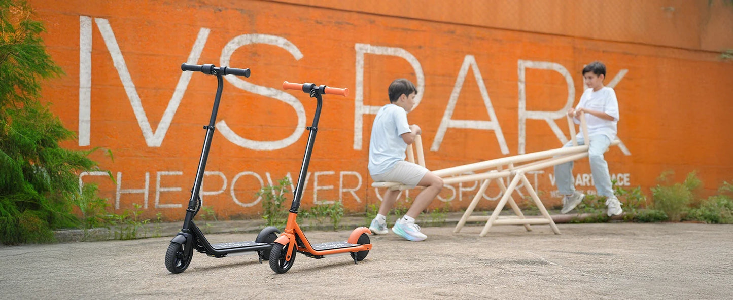 Kinder-Elektroroller K2Pro 150 W Motor 6 Zoll Reifen 18 V Batterie 16 km h Höchstgeschwindigkeit 6–9 km Reichweite Orange Schwarz 3 Geschwindigkeitsgetriebe mit LED