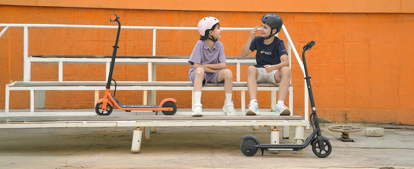 Kinder-Elektroroller K2Pro 150 W Motor 6 Zoll Reifen 18 V Batterie 16 km h Höchstgeschwindigkeit 6–9 km Reichweite Orange Schwarz 3 Geschwindigkeitsgetriebe mit LED