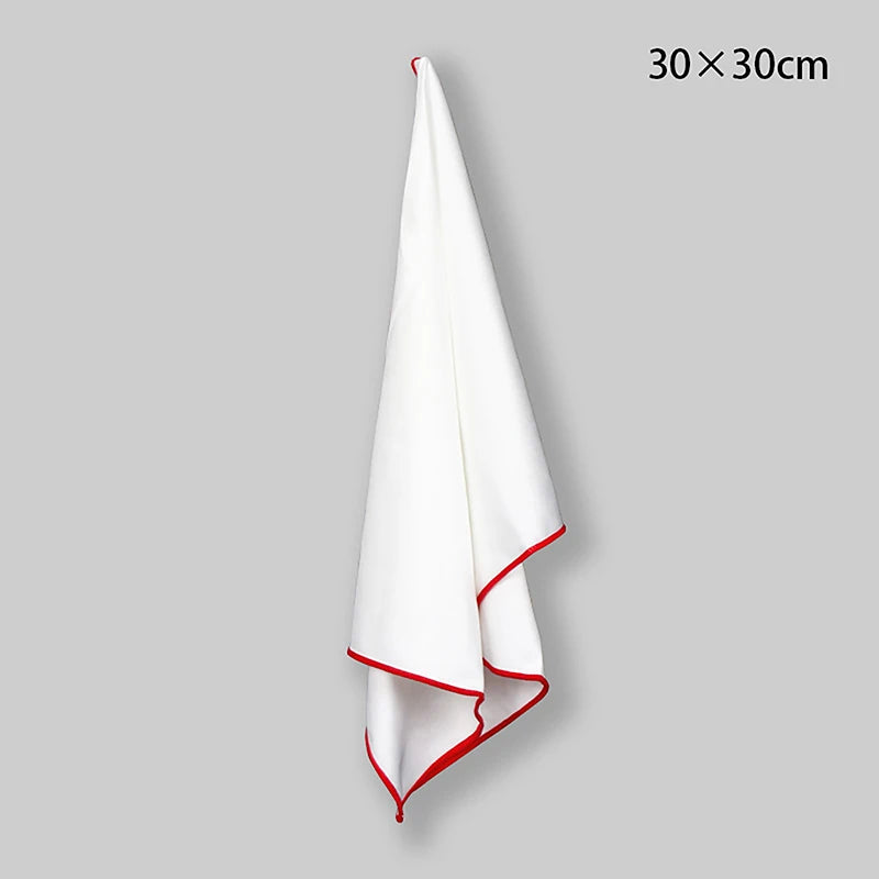 Reinigungs tuch zum Abwischen von Rotwein gläsern Wischen Sie das Glas ab, ohne Spuren zu hinterlassen