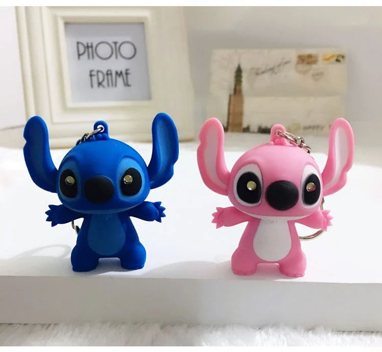 Lilo und Stitch Engel leuchtender Klang Schlüsselanhänger Cartoon Animation Kinder Erwachsene Geschenk Reißverschluss Dekoration Spielzeug Modell Ornament Puppe DIY