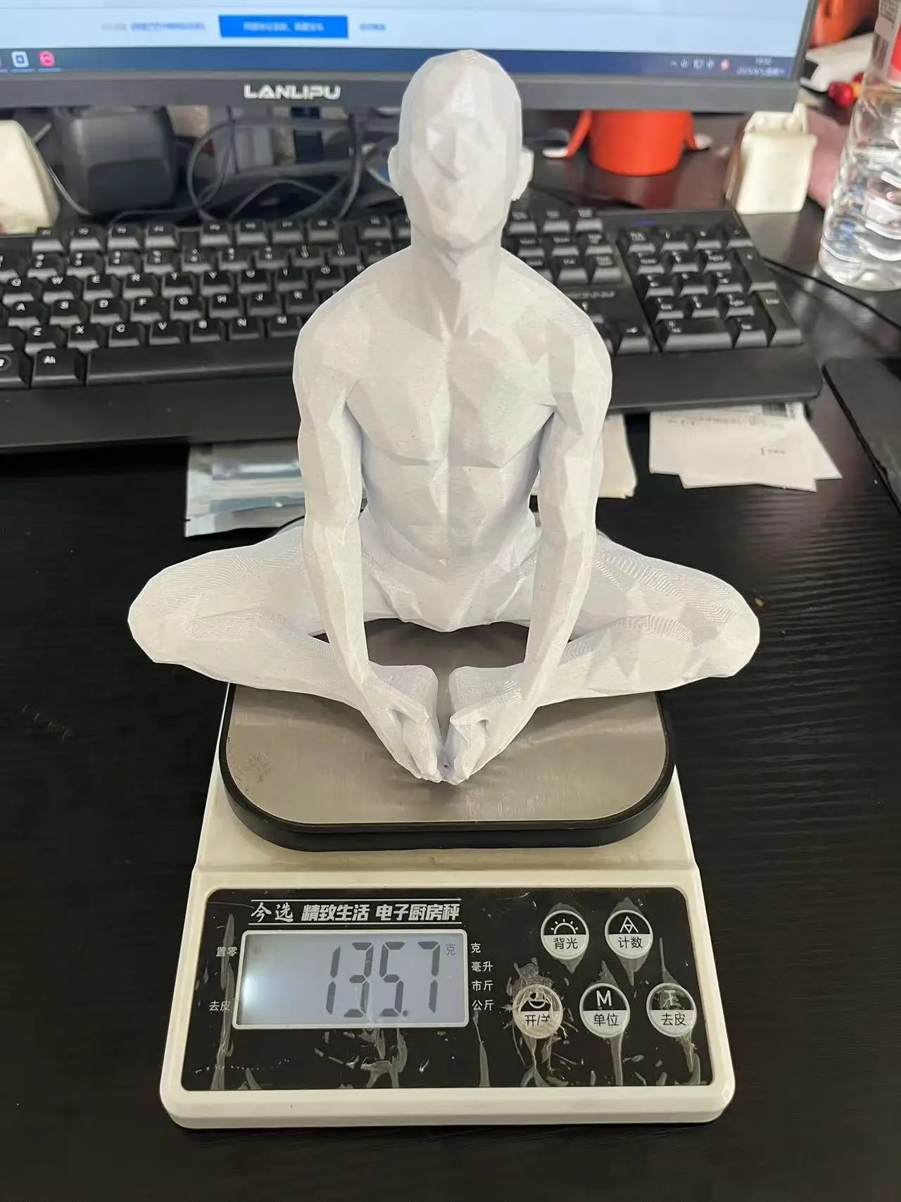 3D-gedruckte meditierende Mannfigur, minimalistische Heimdekoration, Statue für Wohnzimmer, Desktop-Ornament, einzigartiger spiritueller Dekor-Akzent