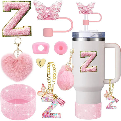 8 Stück Tassenzubehör für Stanley Cup 30oz 40oz inklusive Schmetterlings-Stroh-Abdeckkappe, Silikon-Stiefelgriff-Charm-Initialen-Aufkleber